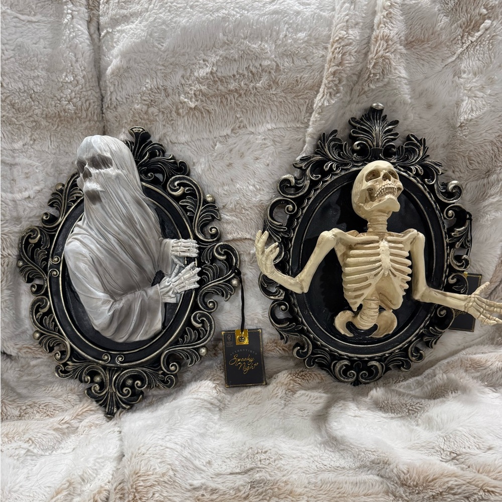 Halloween Viral Spirit Gothic Skeleton and Ghost Wall Art - Black and Cream
